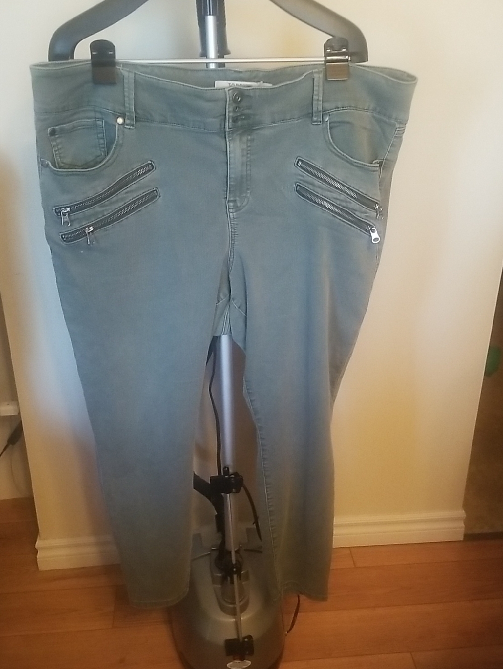 torrid Slim Zip-Pocket Skinny Jeans in Faded Blue 24R